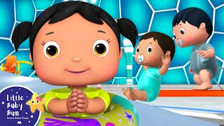 10 Little Babies Swimming Song | Little Baby Bum - Nursery Rhymes for Kids | 123 Baby Songs